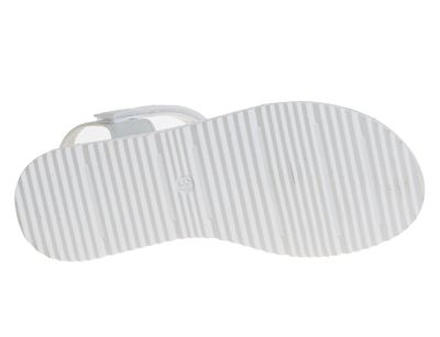 R572561043W (,  1)