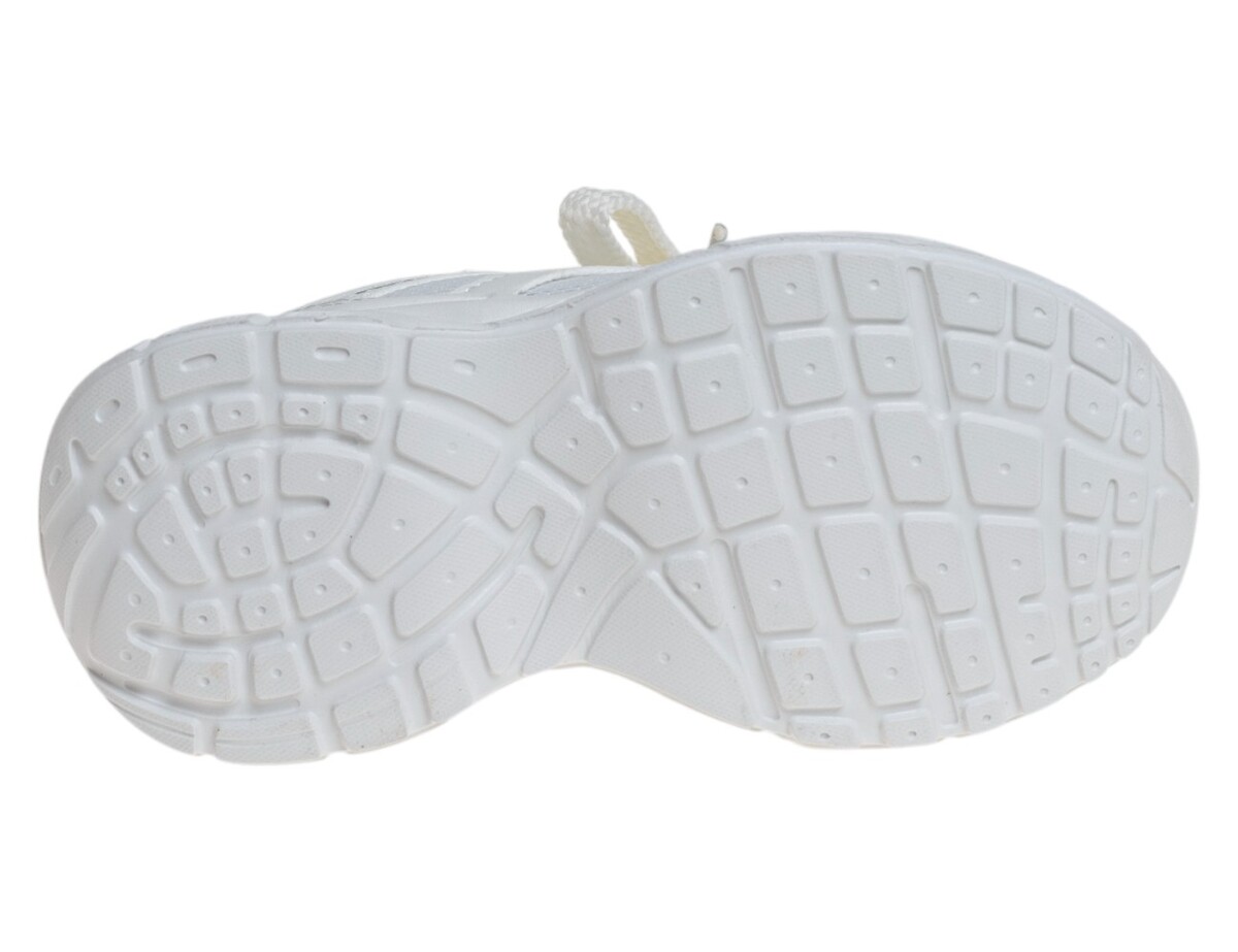 R226993022W (,  3)