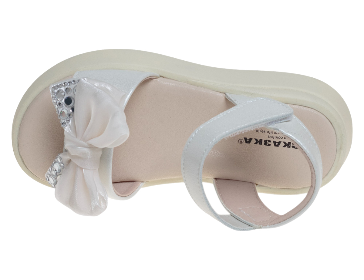 R560691076B (,  2)